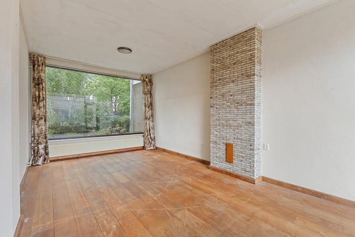 Tussenwoning te koop: Burgemeester Bickerstraat 57, Diemen