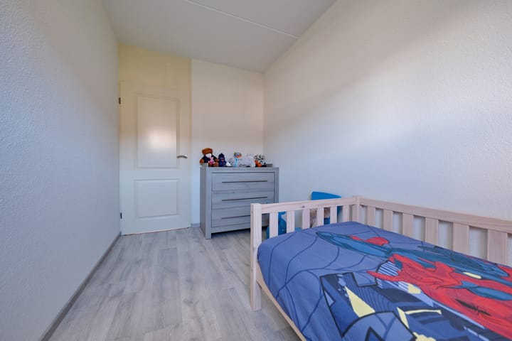 Tussenwoning te koop: Leendert Tulplaan 11, Ede