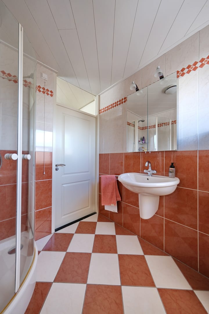 Tussenwoning te koop: Leendert Tulplaan 11, Ede