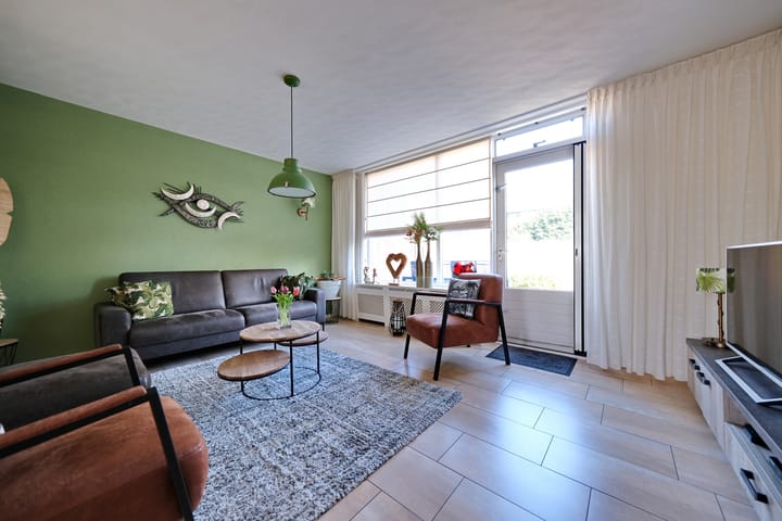 Tussenwoning te koop: Leendert Tulplaan 11, Ede