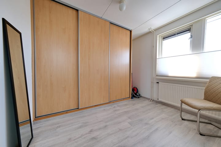 Tussenwoning te koop: Leendert Tulplaan 11, Ede