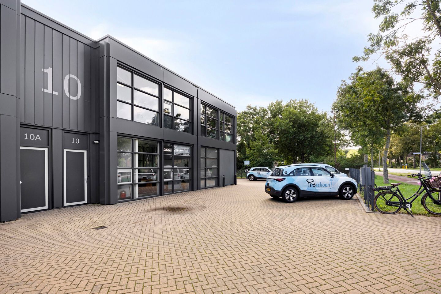 Bekijk foto 1 van Oostelijke Randweg 10