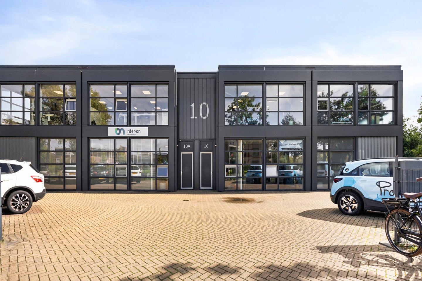 Bekijk foto 2 van Oostelijke Randweg 10