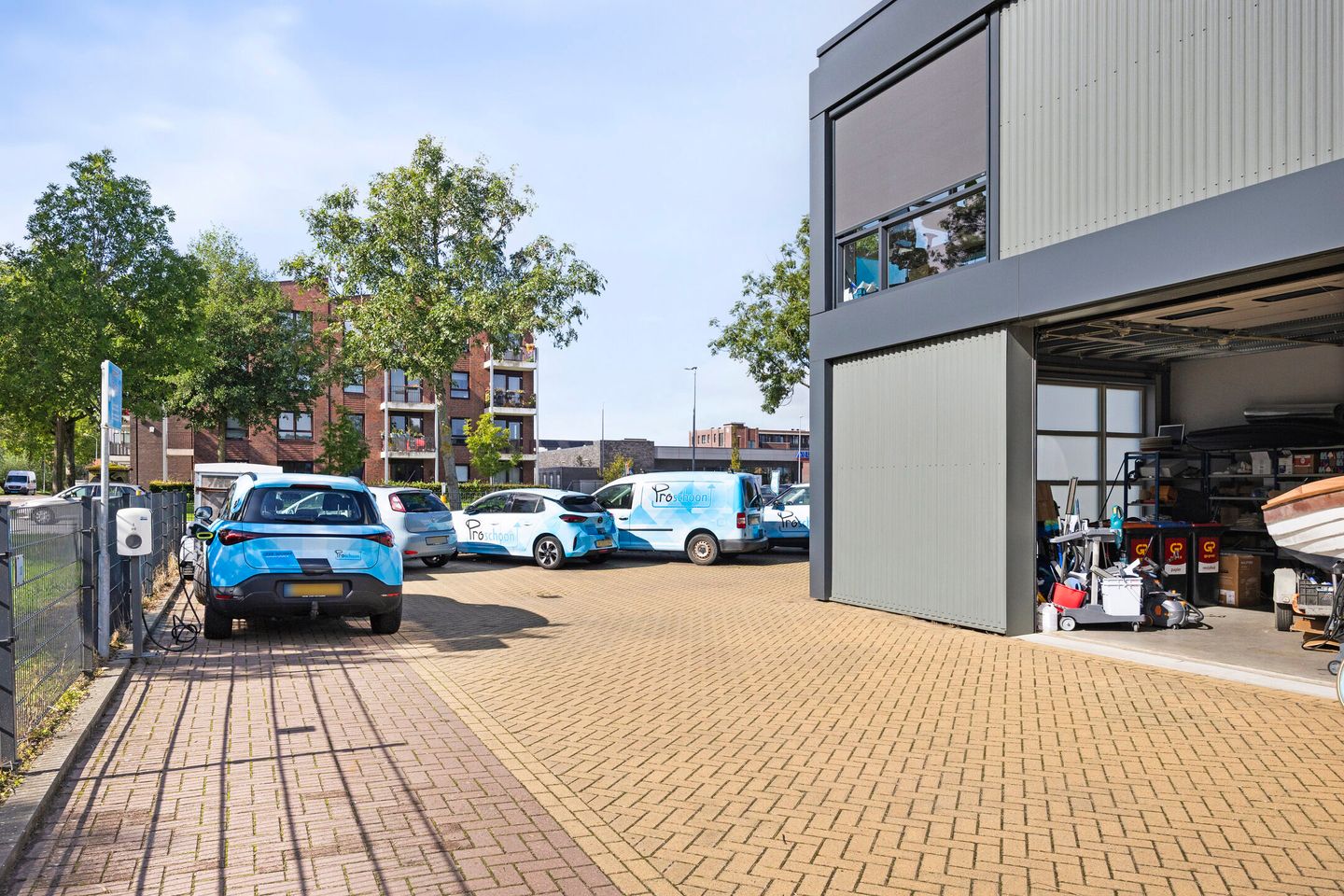 Bekijk foto 3 van Oostelijke Randweg 10