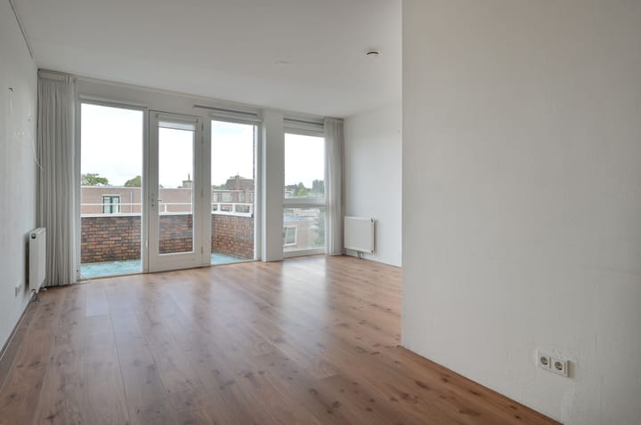 Appartement te koop: Duiker 111, Huizen
