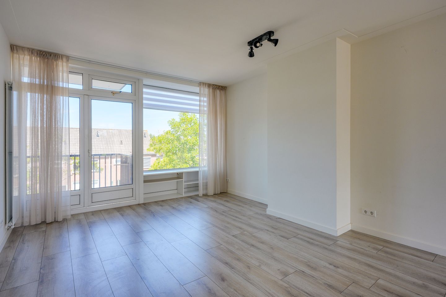 Photo 10 of Kuyperstraat 38