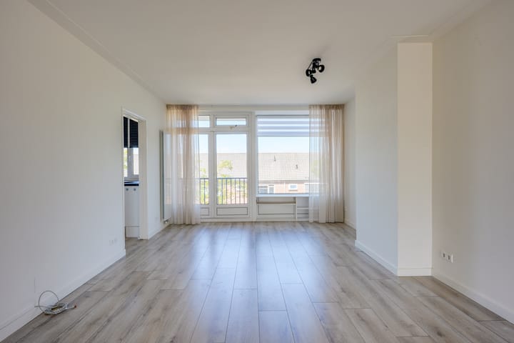 Photo 2 of Kuyperstraat 38