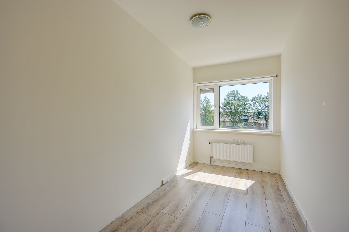 Photo 20 of Kuyperstraat 38