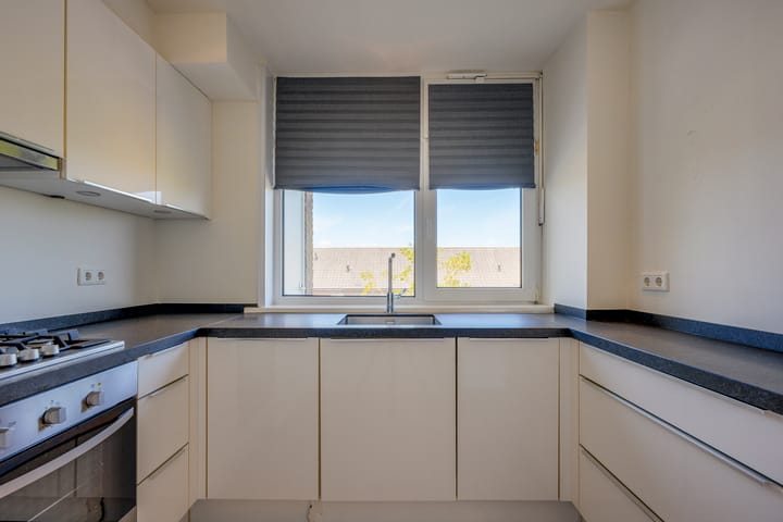 Photo 3 of Kuyperstraat 38