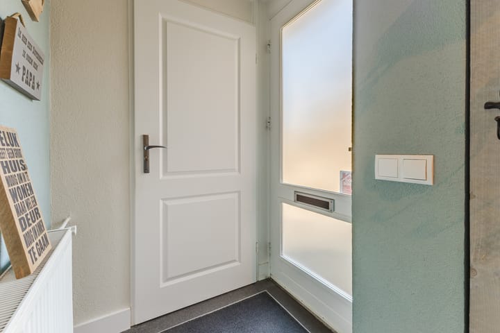 Hoekwoning te koop: Schutsboom 1, Geldrop