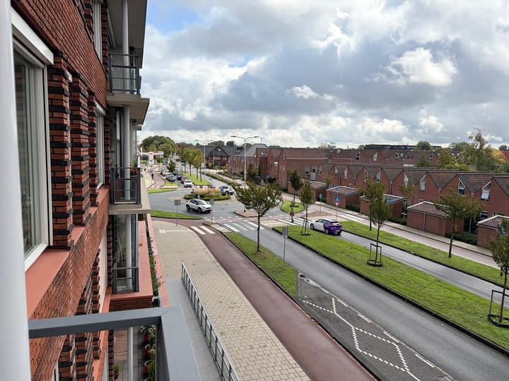 Appartement te huur: Secretaris Verhoeffweg 13E, Naaldwijk