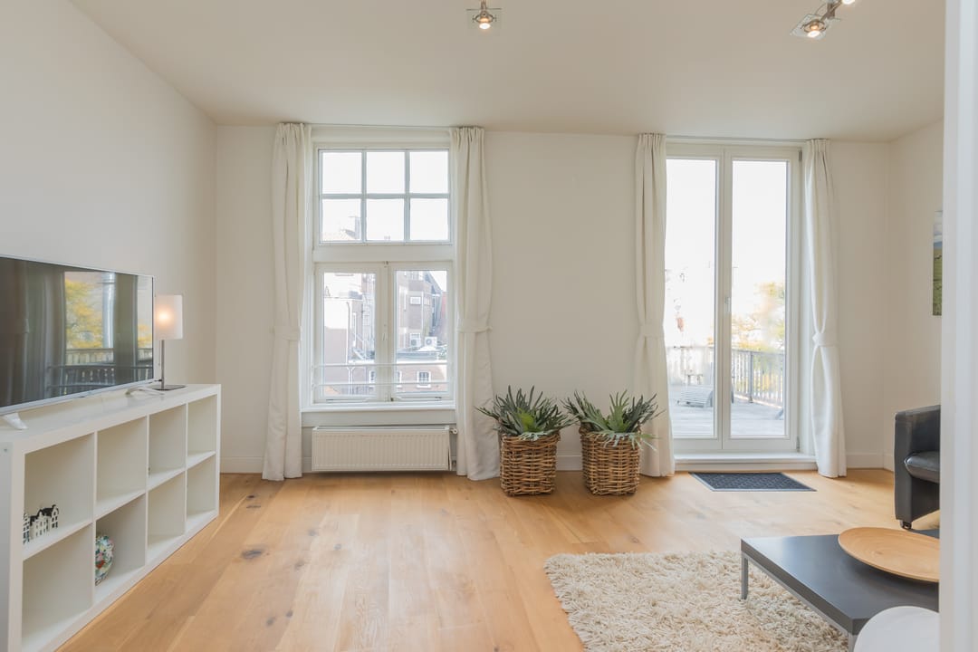 Photo 17 of Warmoesstraat 20-B