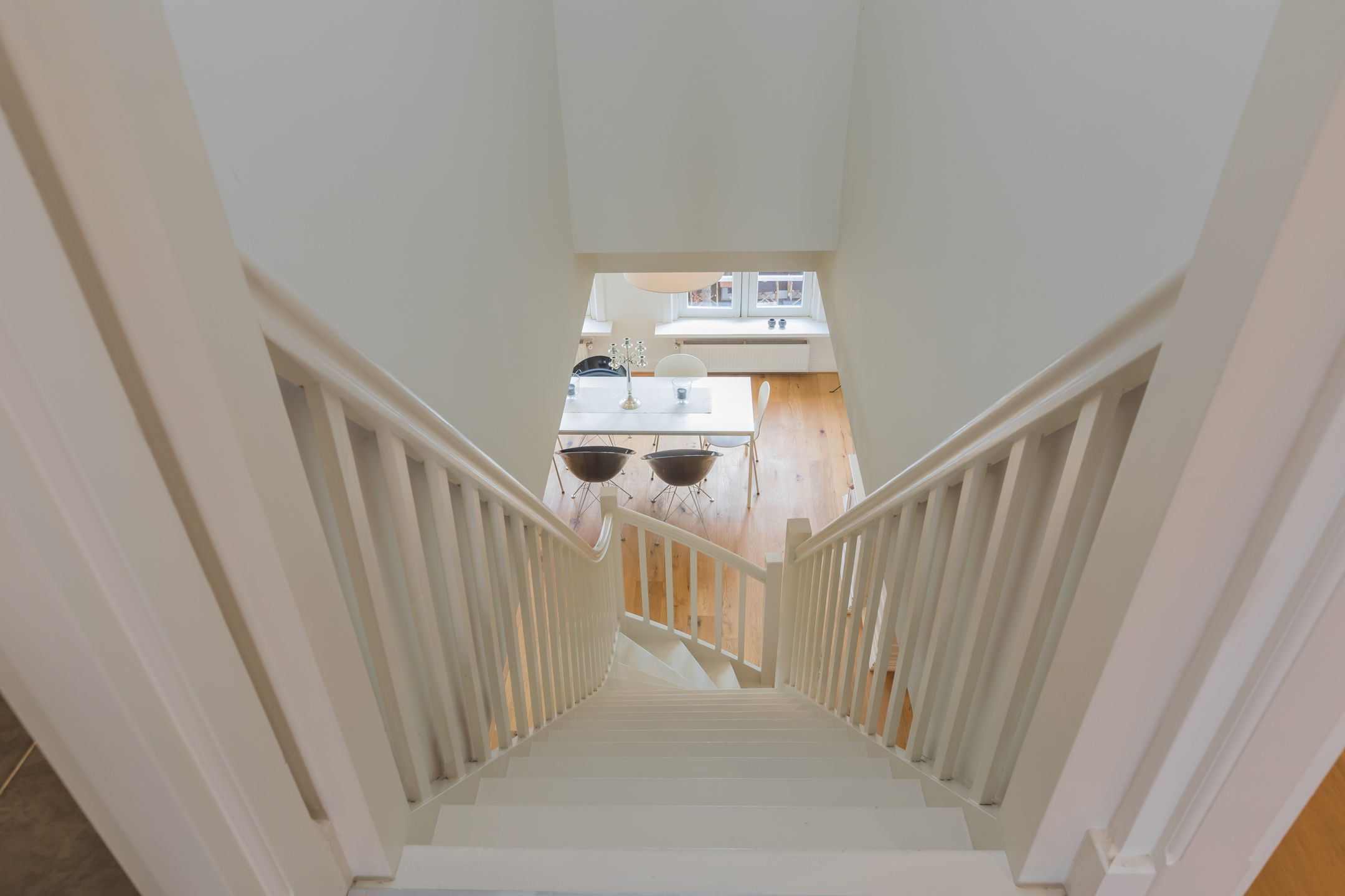 Photo 15 of Warmoesstraat 20-B