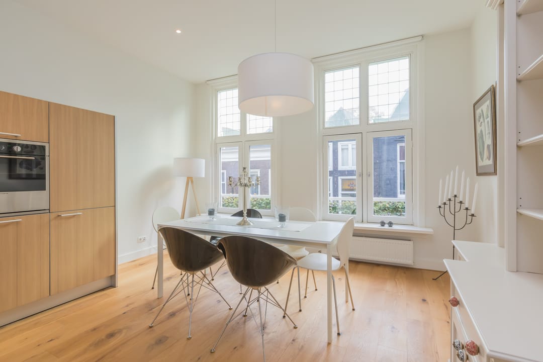 Photo 8 of Warmoesstraat 20-B