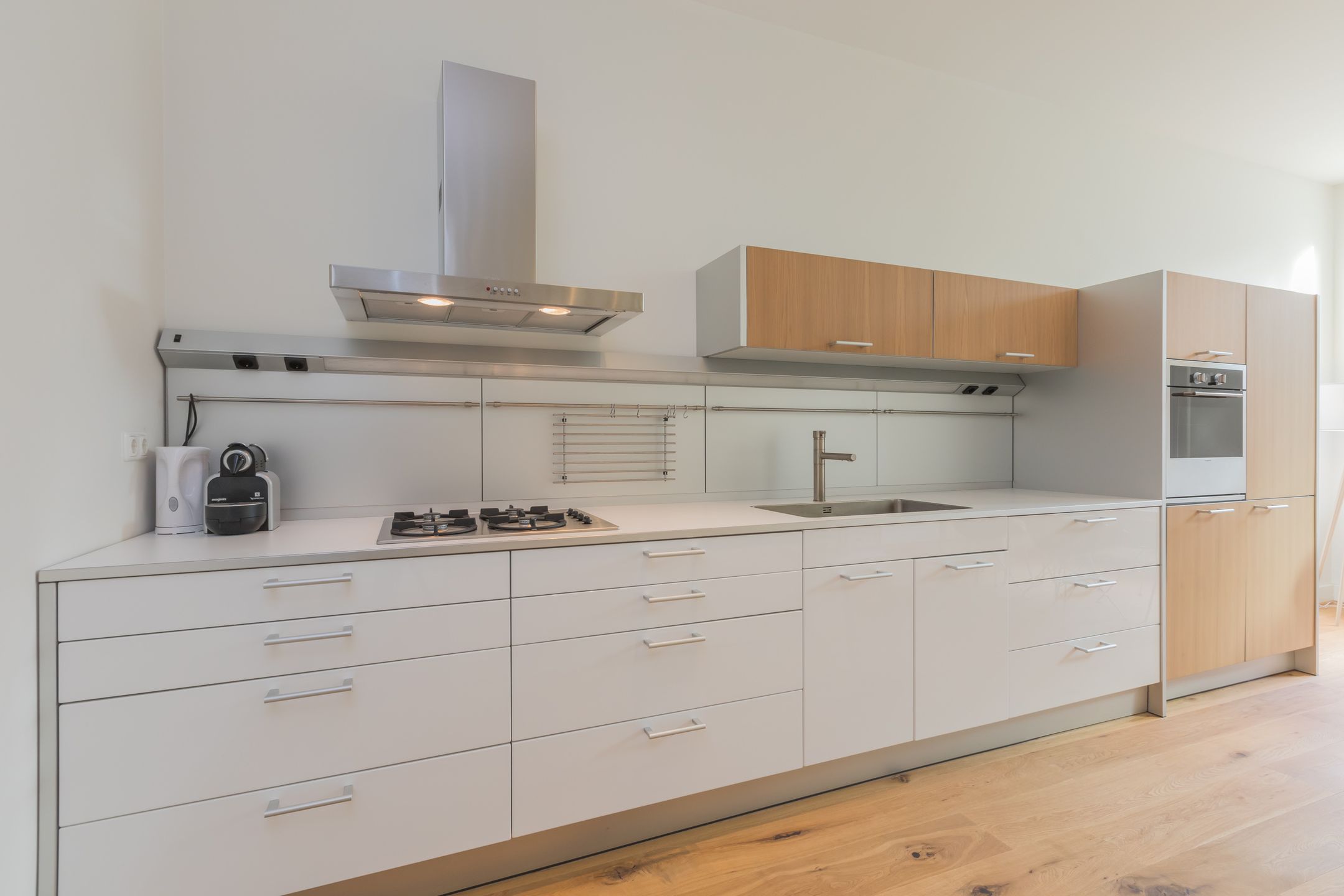 Photo 12 of Warmoesstraat 20-B