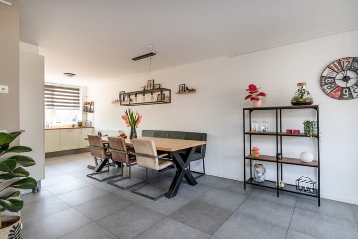 Tussenwoning te koop: Venus 11, Wijk Bij Duurstede