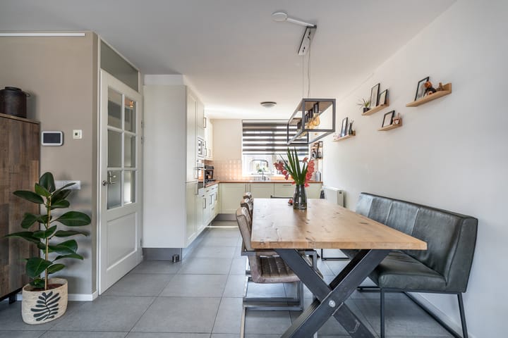 Tussenwoning te koop: Venus 11, Wijk Bij Duurstede