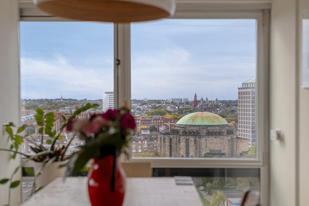 Photo 13 of Oranjeplein 261