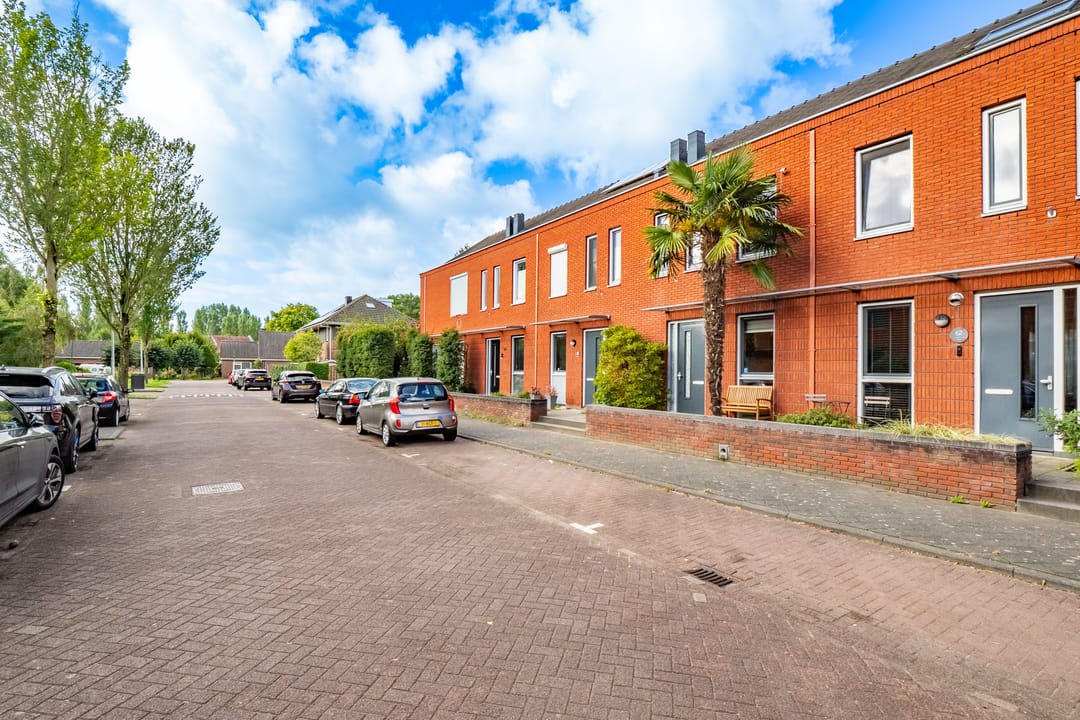 Photo 38 of Joan Miróstraat 64