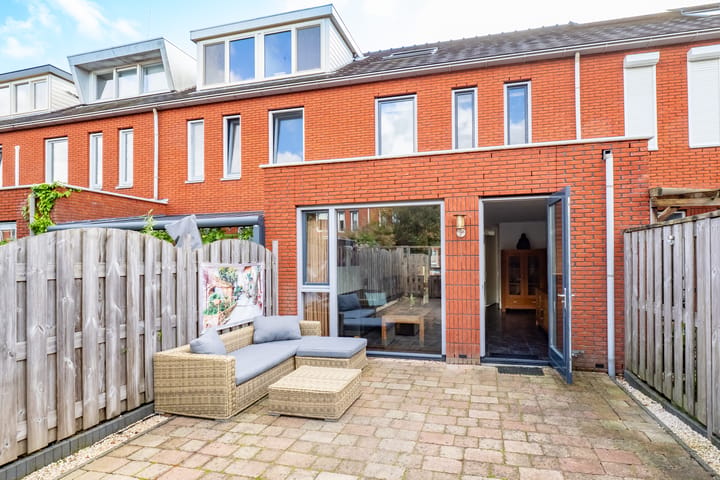 Tussenwoning te koop: Joan Miróstraat 64, Utrecht