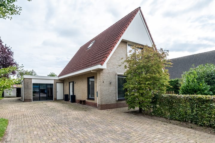 Vrijstaande woning te koop: De Oester 4, Kornhorn