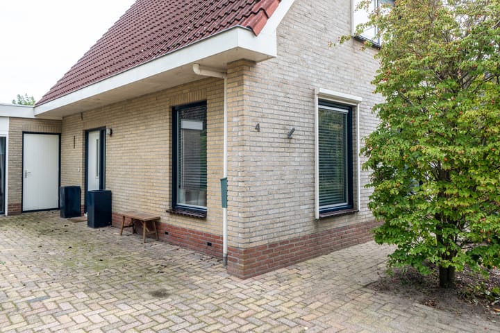 Vrijstaande woning te koop: De Oester 4, Kornhorn