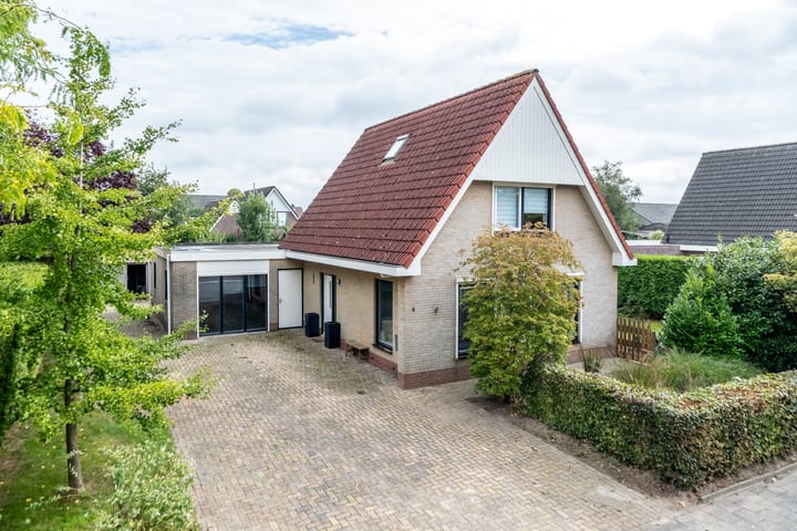 Vrijstaande woning te koop: De Oester 4, Kornhorn