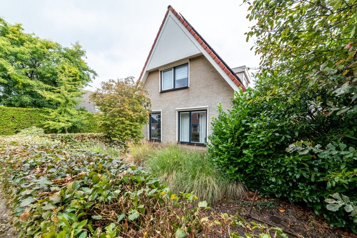 Vrijstaande woning te koop: De Oester 4, Kornhorn