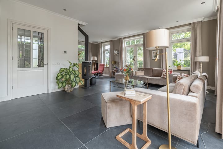 Vrijstaande woning te koop: Van Schothorststraat 1, Barneveld