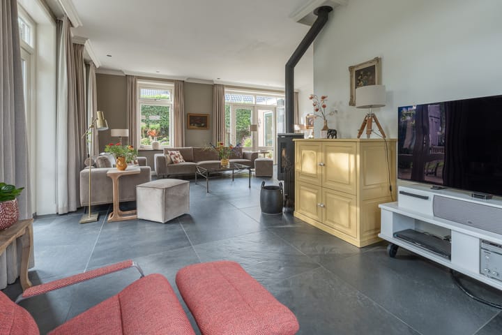 Vrijstaande woning te koop: Van Schothorststraat 1, Barneveld