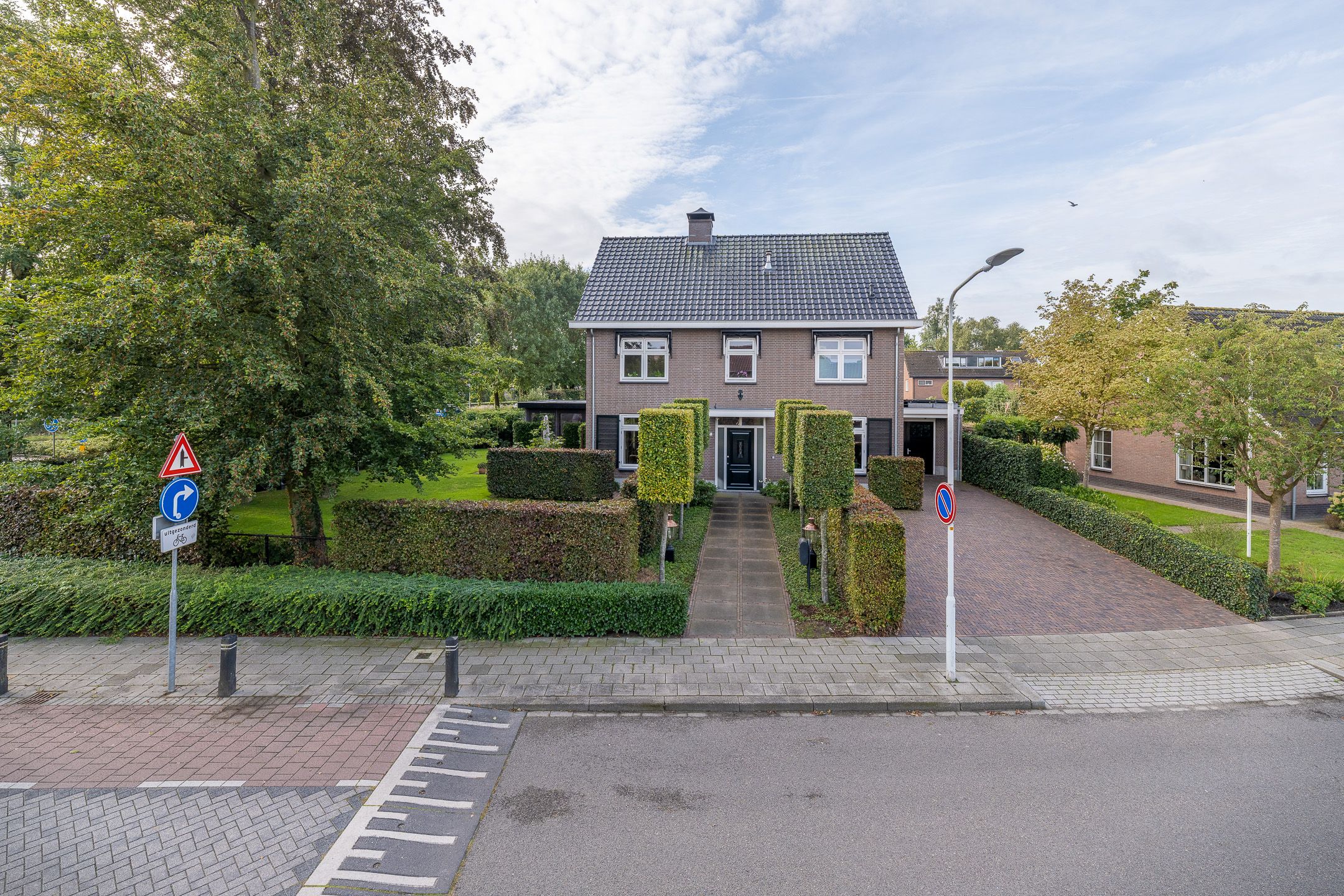 Photo 75 of Van Schothorststraat 1