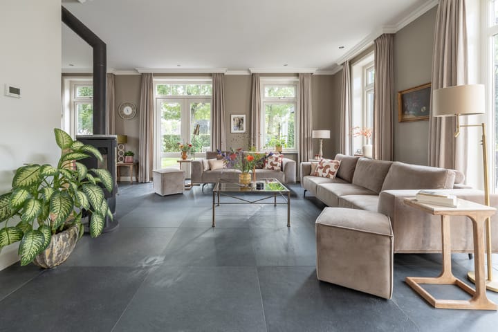 Vrijstaande woning te koop: Van Schothorststraat 1, Barneveld