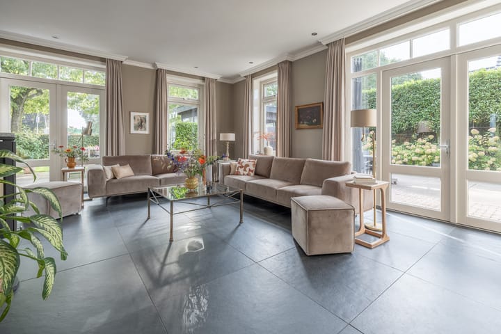 Vrijstaande woning te koop: Van Schothorststraat 1, Barneveld