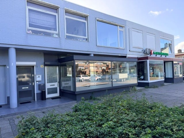 View photo 2 of Schoolstraat 3