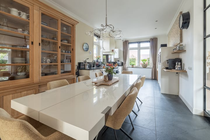 Vrijstaande woning te koop: Van Schothorststraat 1, Barneveld
