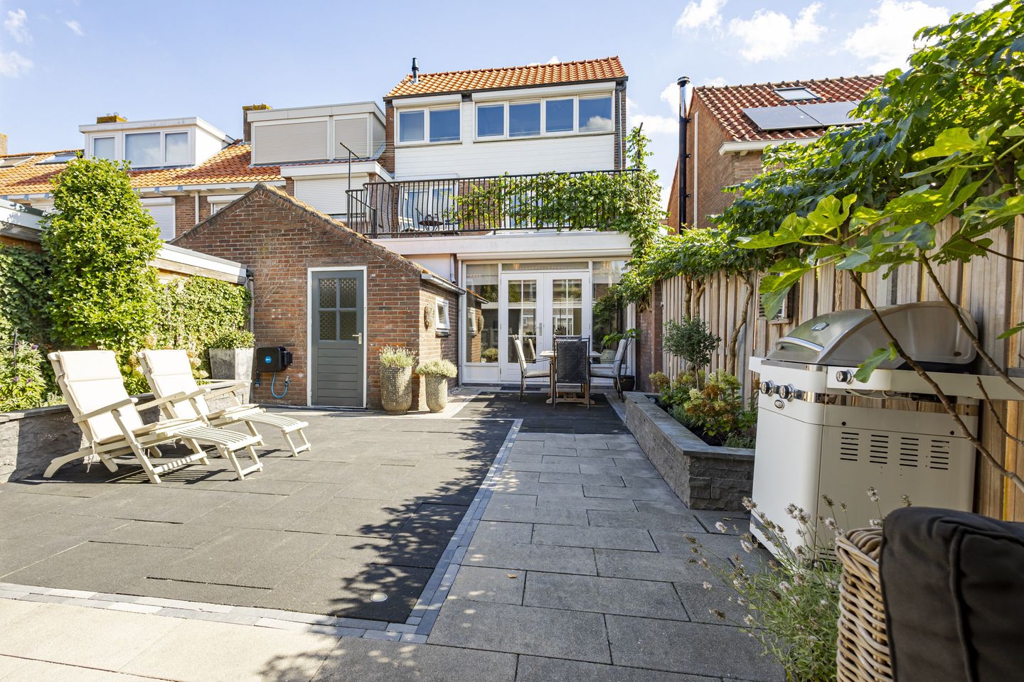 Photo 35 of Adama van Scheltemastraat 10