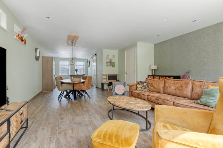 Twee-onder-één-kap te koop: Raadhuisstraat 83A, Dirkshorn