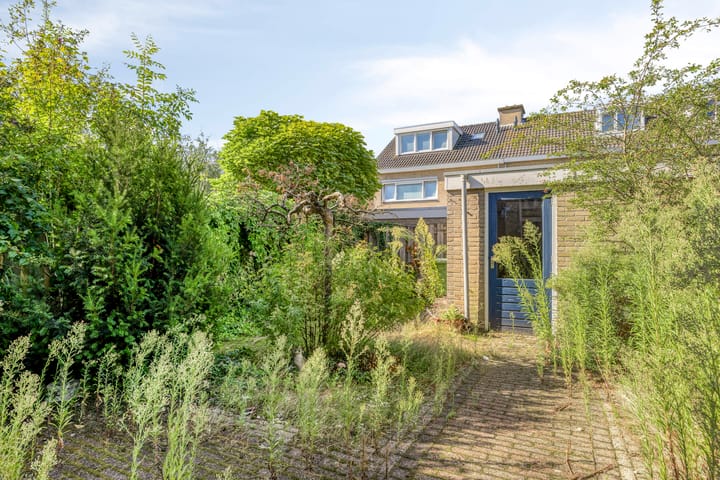 Tussenwoning te koop: Oranje-Bastion 22, Grave