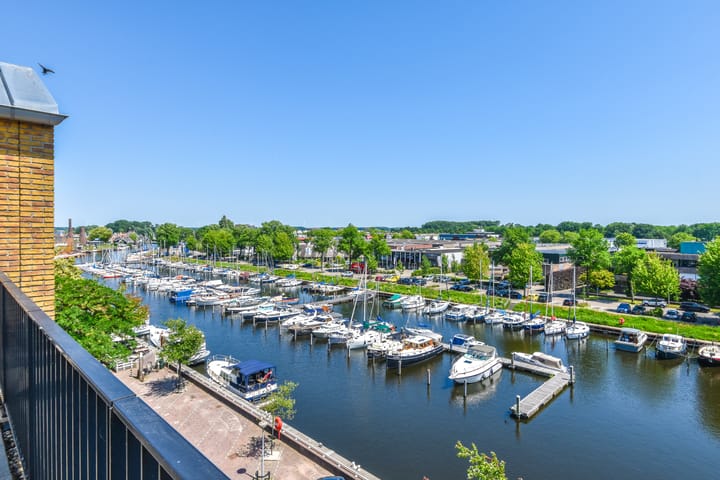 Appartement te koop: IJsbaankade 193, Huizen