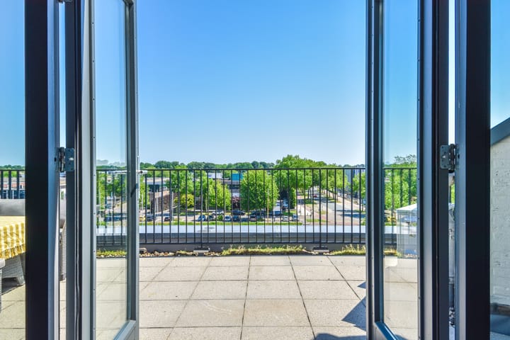 Appartement te koop: IJsbaankade 193, Huizen