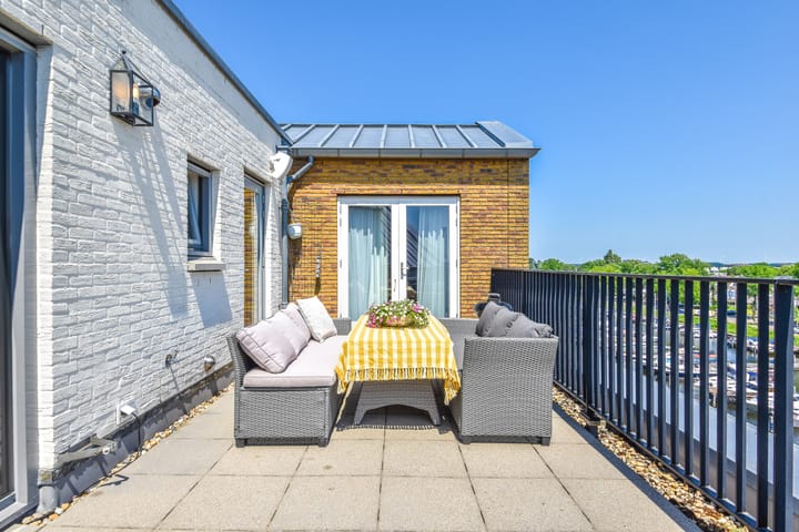 Appartement te koop: IJsbaankade 193, Huizen