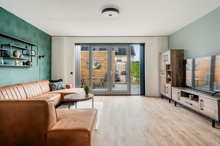 Tussenwoning te koop: Naardermeerstraat 4, Berkel En Rodenrijs