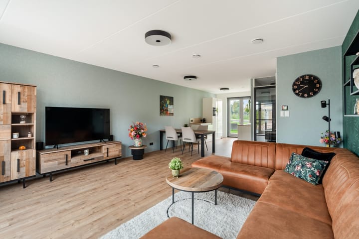 Tussenwoning te koop: Naardermeerstraat 4, Berkel En Rodenrijs
