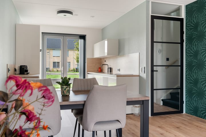 Tussenwoning te koop: Naardermeerstraat 4, Berkel En Rodenrijs
