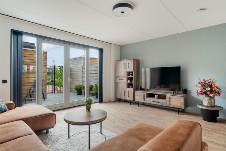 Tussenwoning te koop: Naardermeerstraat 4, Berkel En Rodenrijs