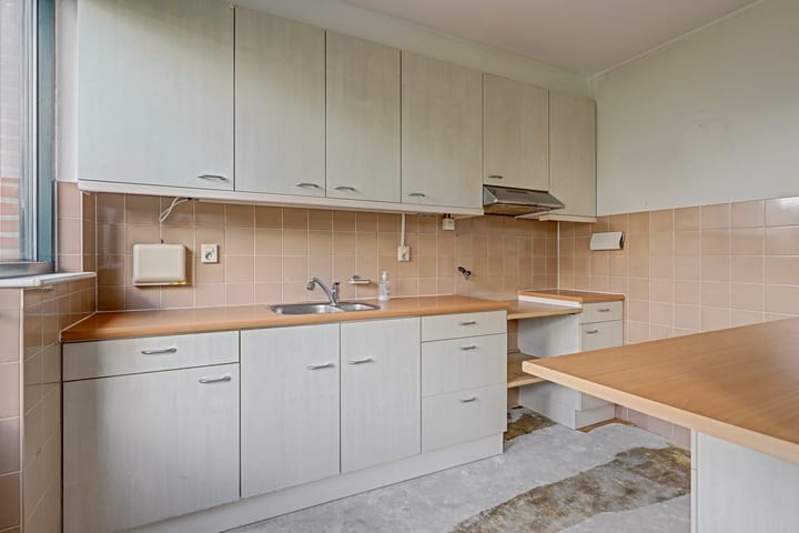 Tussenwoning te koop: Spoorhaag 122, Houten