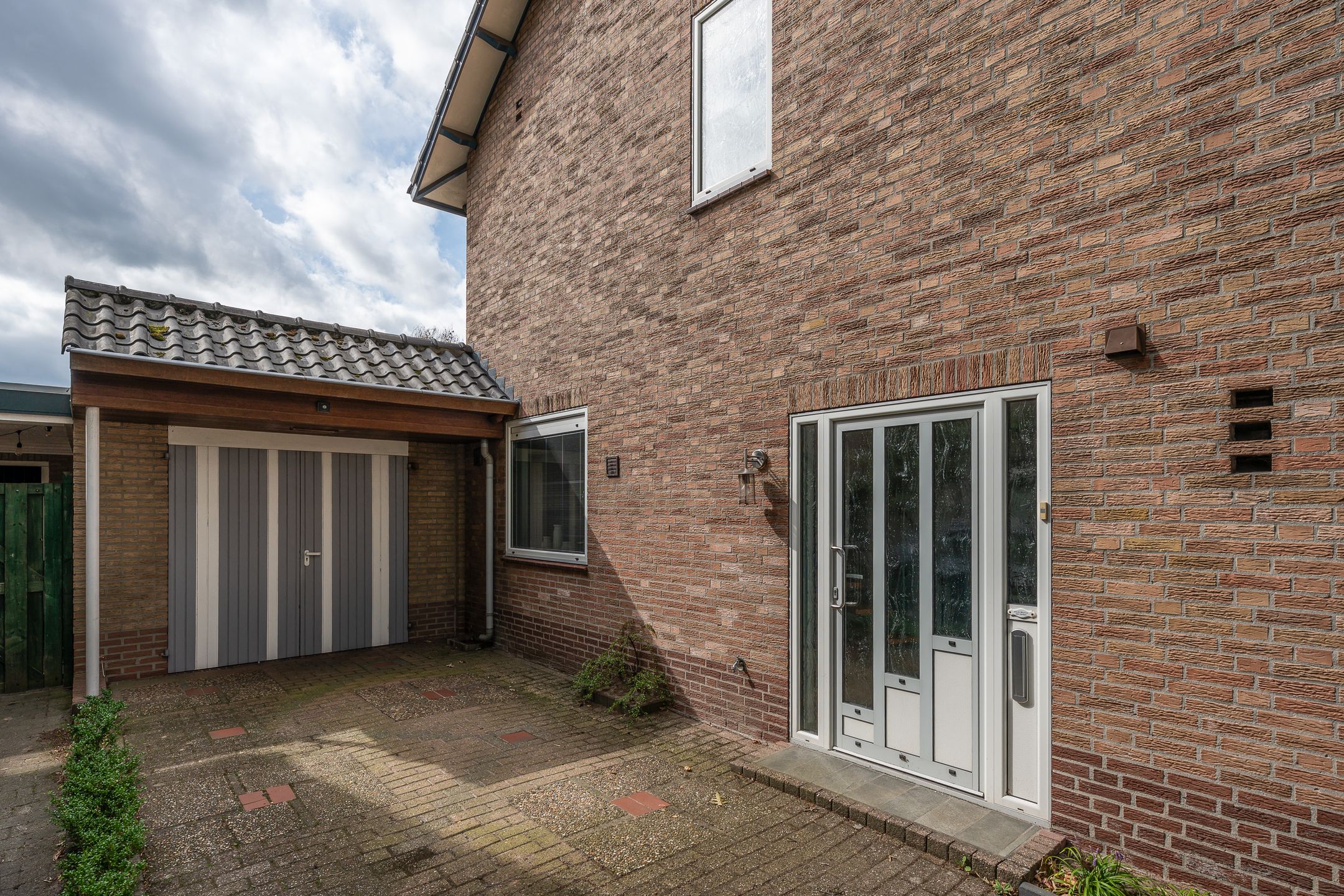 Foto 6 van Saturnus 24