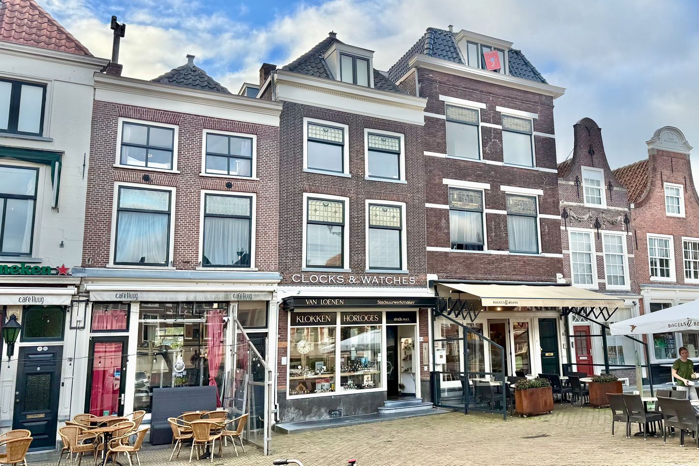 View photo 2 of Markt 63