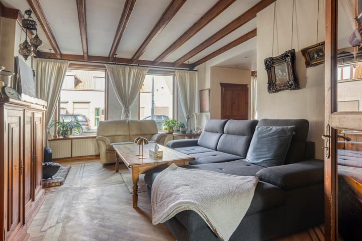 Twee-onder-één-kap te koop: Dorpsstraat 52, Graauw