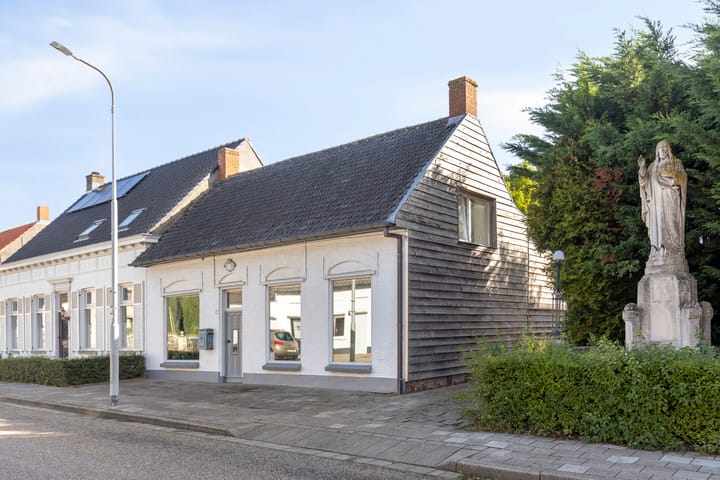 Twee-onder-één-kap te koop: Dorpsstraat 52, Graauw